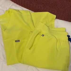 Figs Bright Yellow Scrub Set